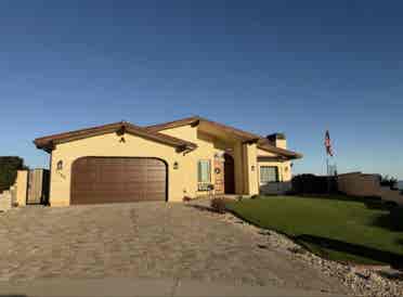 ROOM TO RENT IN QUEIT
 NEIGHBORHOOD