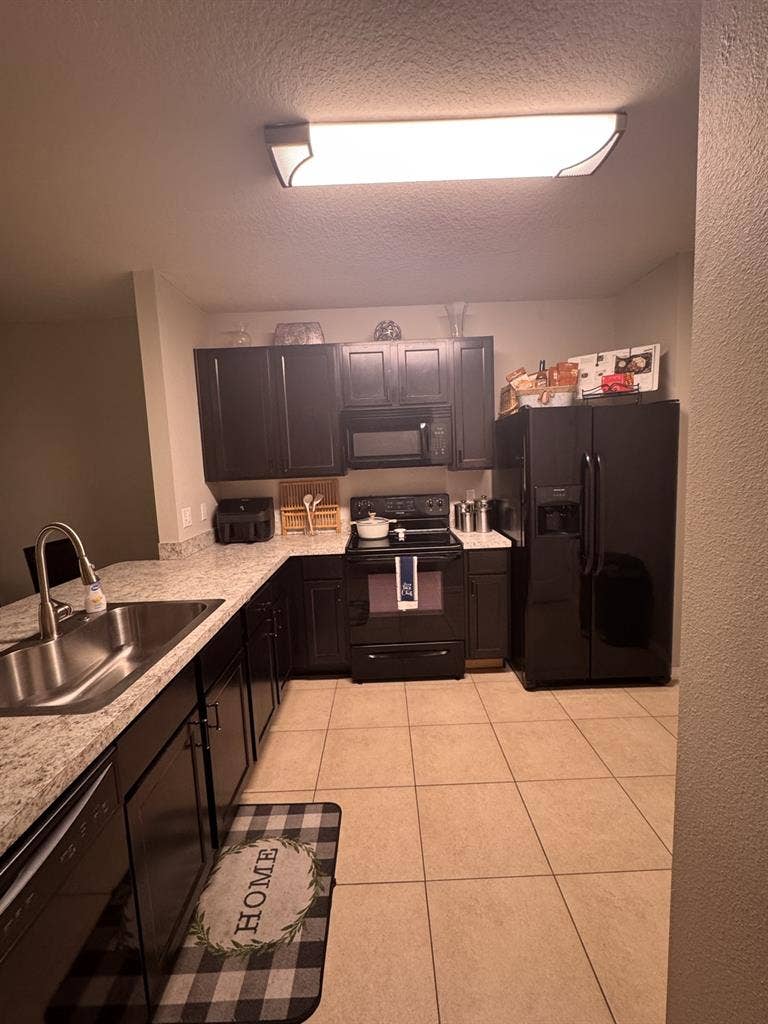 Room for Rent in Townhouse!