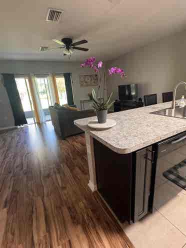 Room for Rent in Townhouse!