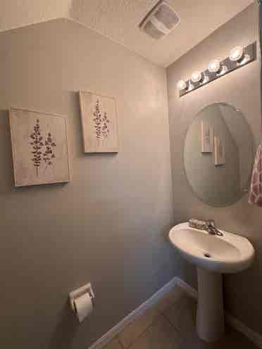 Room for Rent in Townhouse!