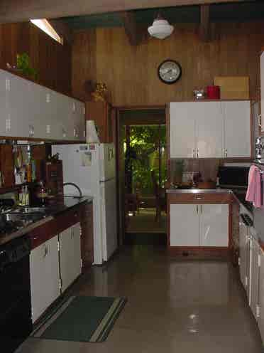 Breezy rm in 4 bdrm share for