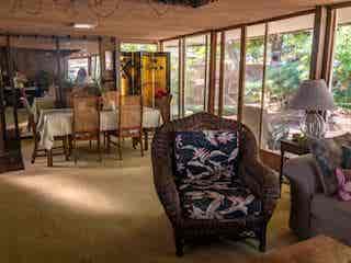 Breezy rm in 4 bdrm share for