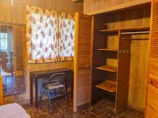 Breezy rm in 4 bdrm share for