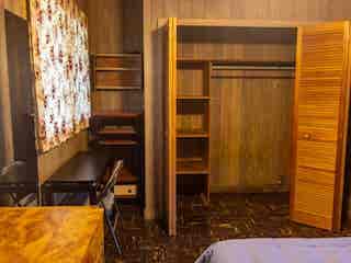 Breezy rm in 4 bdrm share for