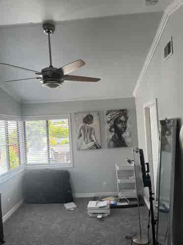 Room w/ private bathroom for rent
