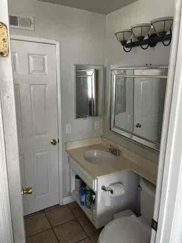 Room w/ private bathroom for rent