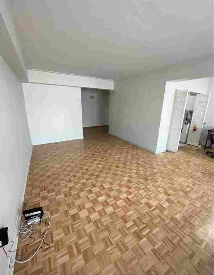 Spacious ½) Apartment