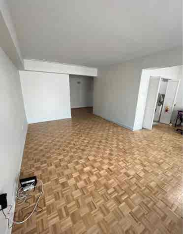 Spacious ½) Apartment