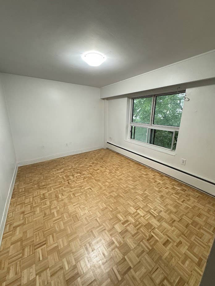 Spacious ½) Apartment