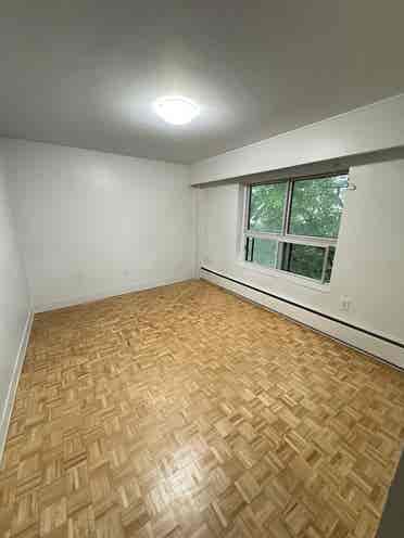 Spacious ½) Apartment