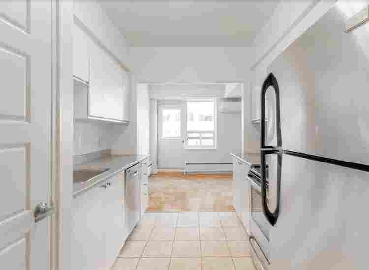 Spacious ½) Apartment