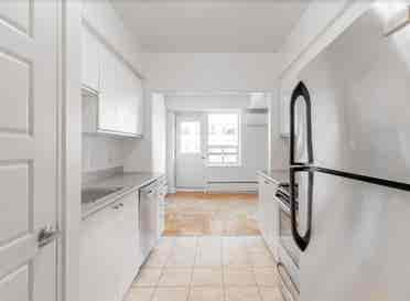Spacious ½) Apartment