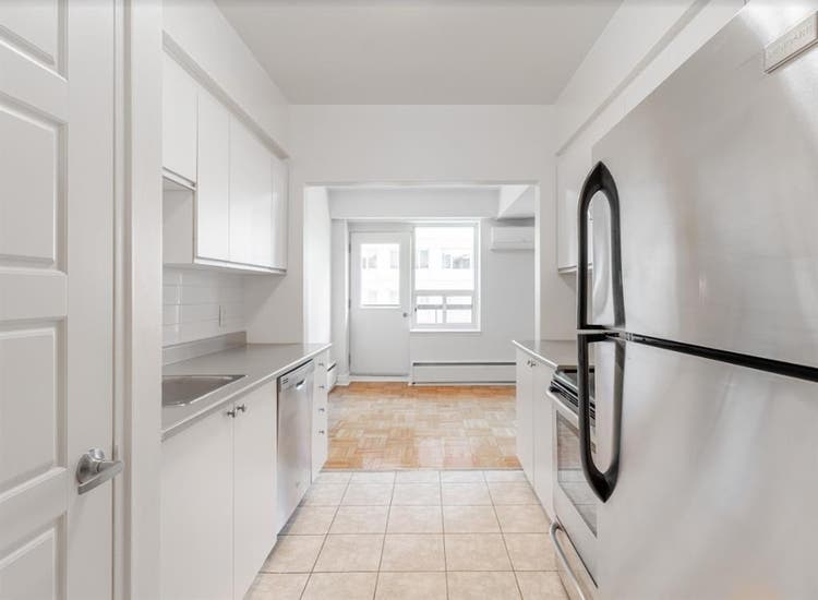 Spacious ½) Apartment