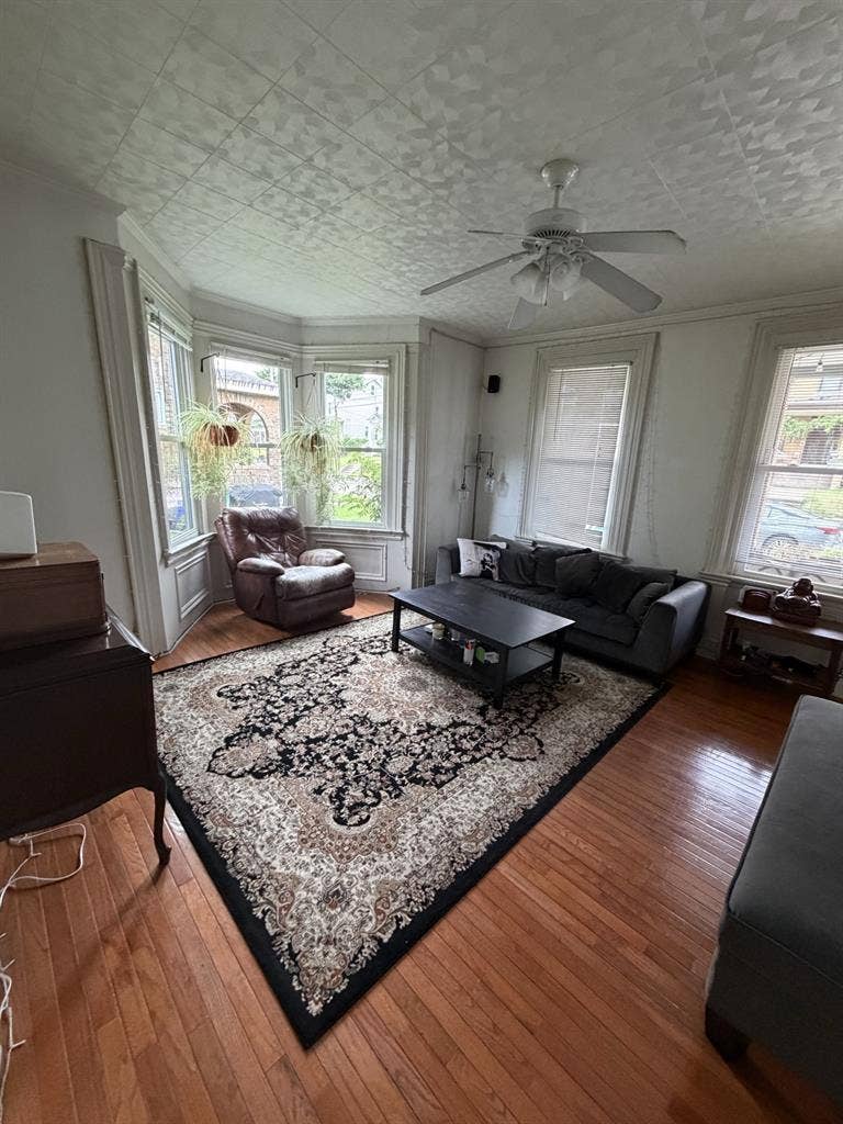 Room available now!
