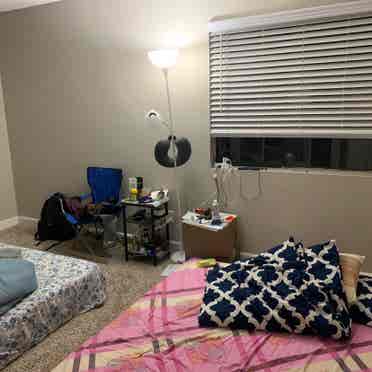 Looking for a female roommate Aug1