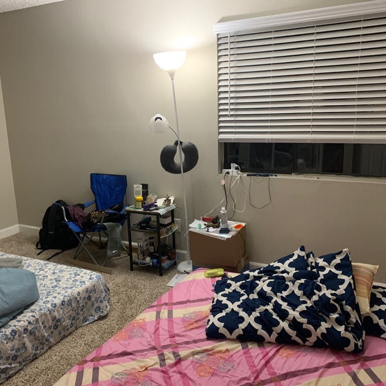 Looking for a female roommate Aug1