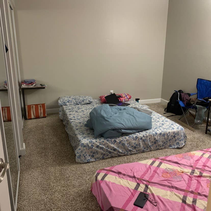 Looking for a female roommate Aug1