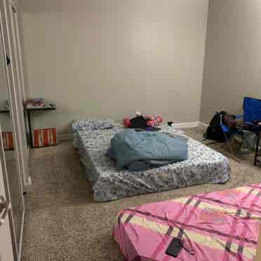 Looking for a female roommate Aug1