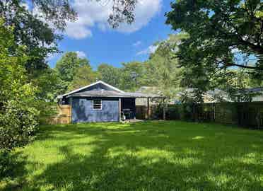 2 Bedroom Home in crestline Garden