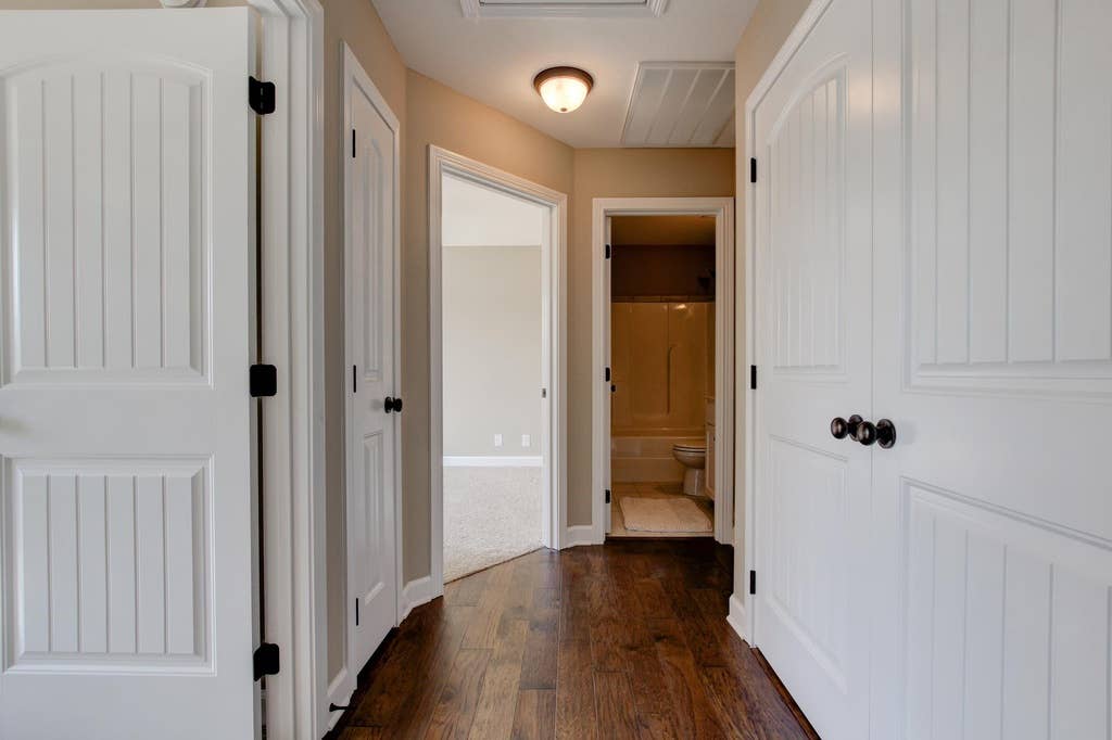 Clean Room in a safe neighborhood