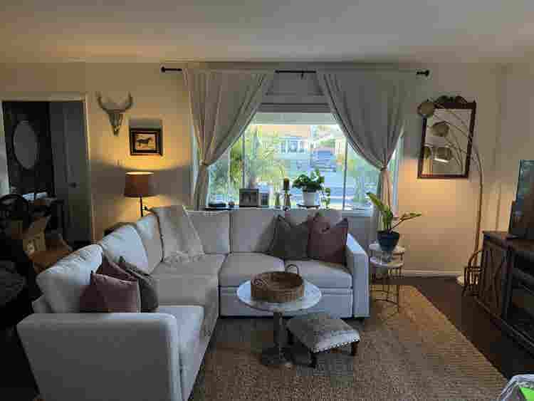 Female roommate wanted
