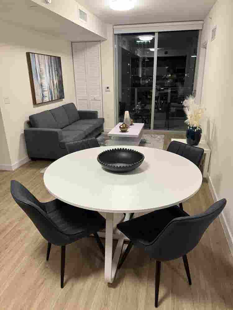 Beautiful private room - Shared apt
