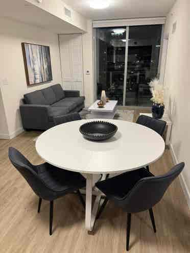 Beautiful private room - Shared apt