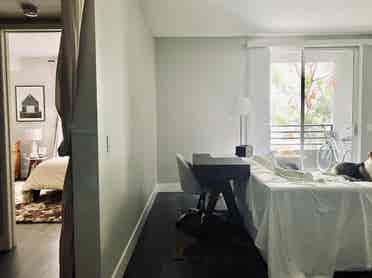 Seeking Female Roomie Shared Room