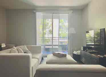 Seeking Female Roomie Shared Room