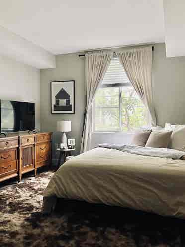 Seeking Female Roomie Shared Room