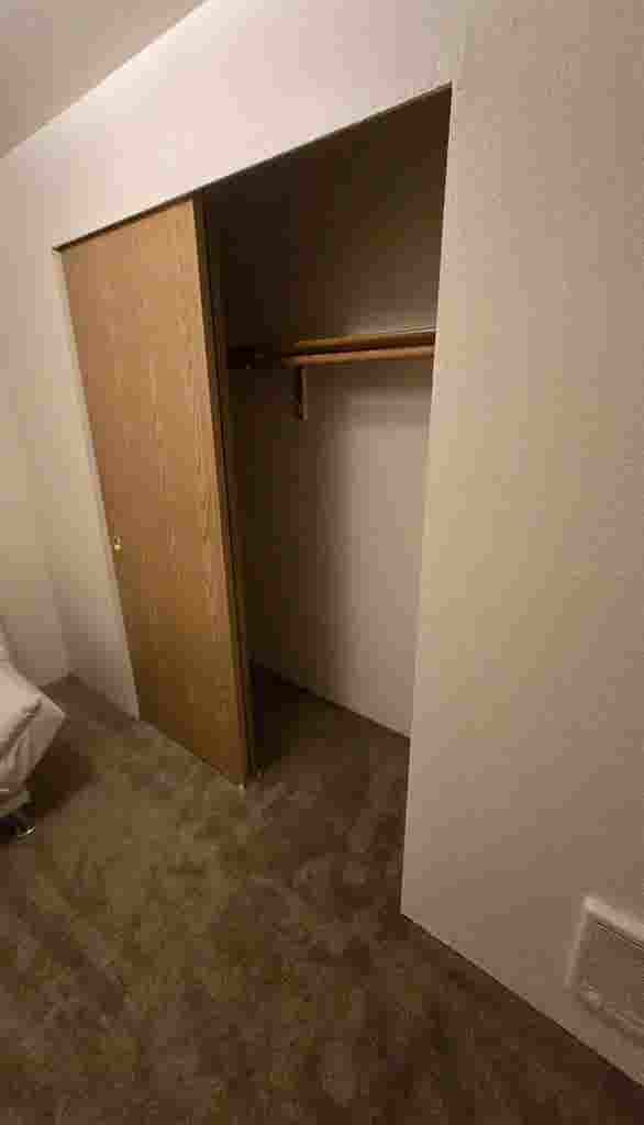 Room in South Salem