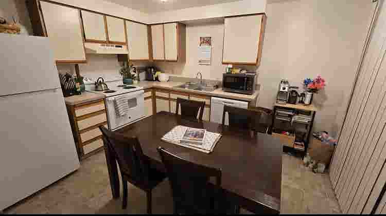 Room in South Salem