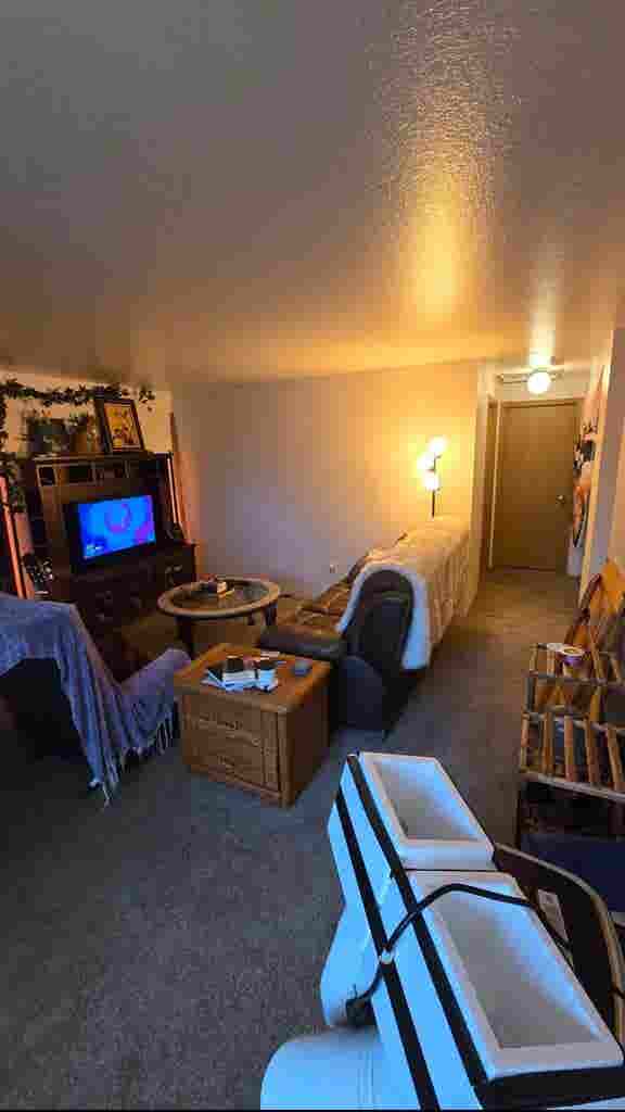 Room in South Salem