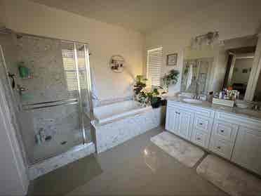 Master Bedroom w Private Bath