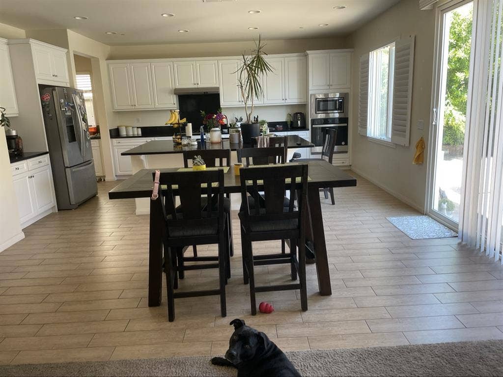 Master Bedroom w Private Bath