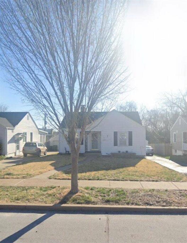 Room for rent in Brentwood, MO