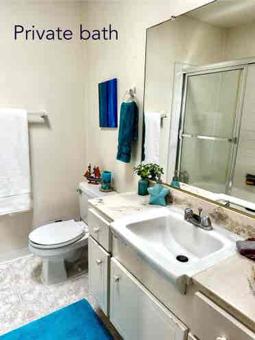 Sunny & bright room/ Santa Monica