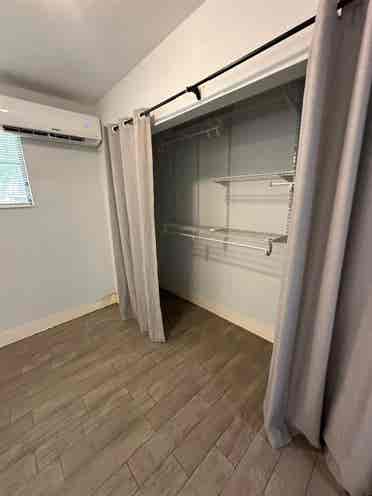 Studio/Apt 4 rent Hollywood Hills