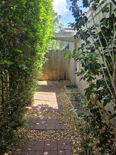 Studio/Apt 4 rent Hollywood Hills
