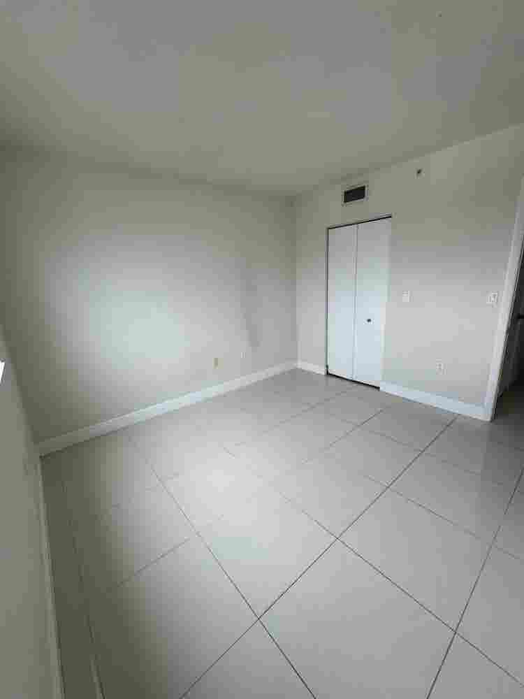 Miami River Aparment