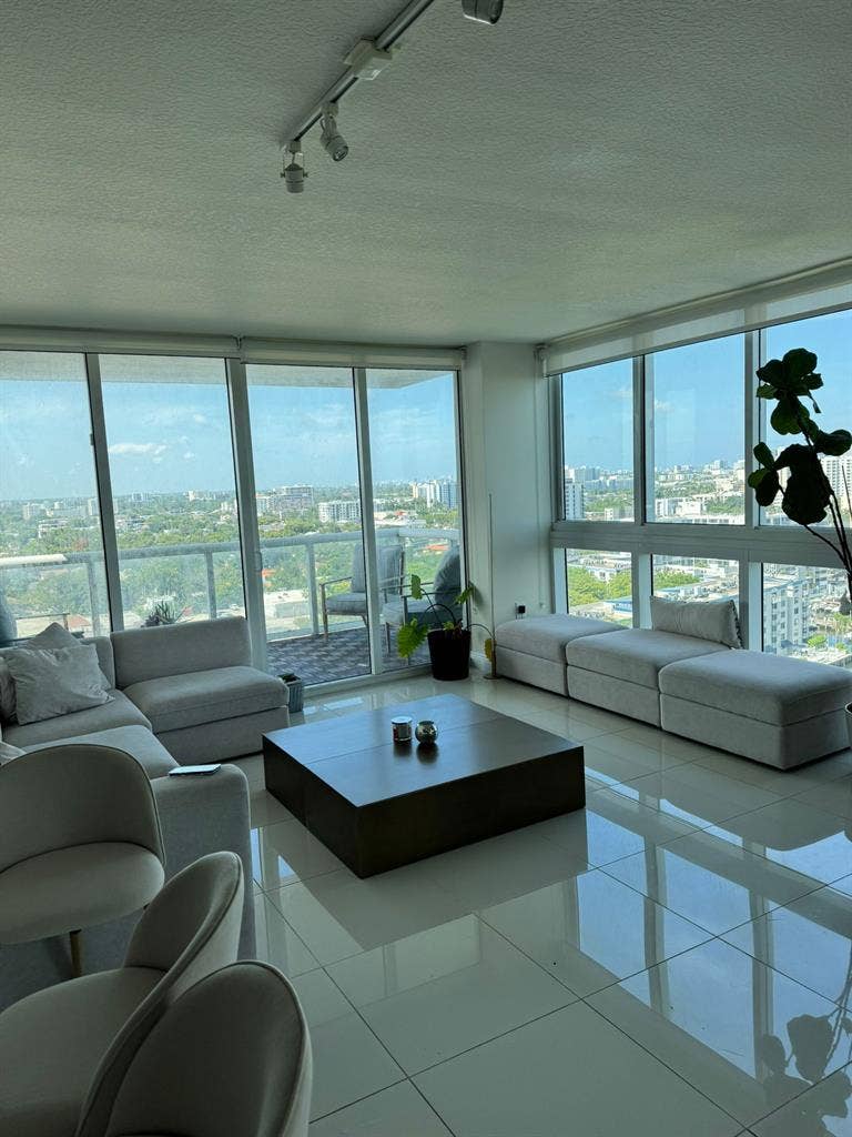 Miami River Aparment