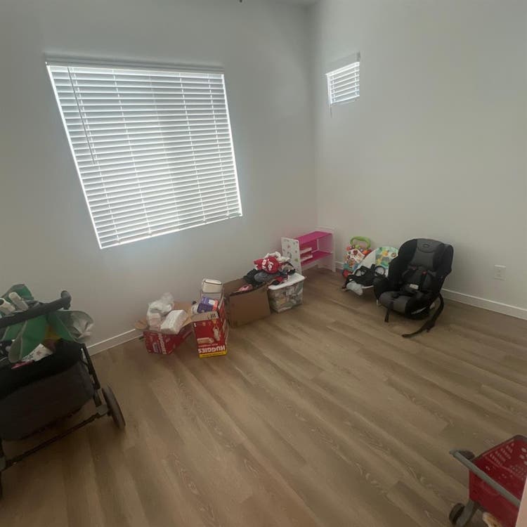 Room for rent and minimal shared br