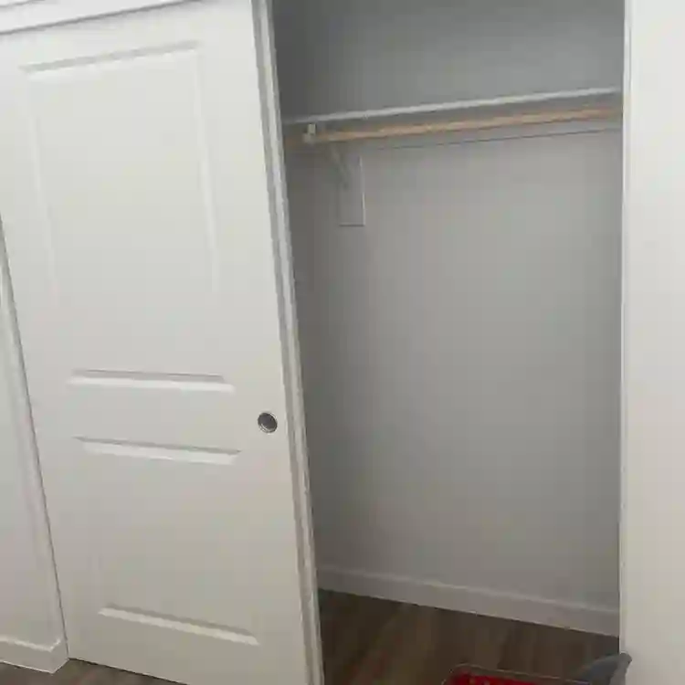 Room for rent and minimal shared br