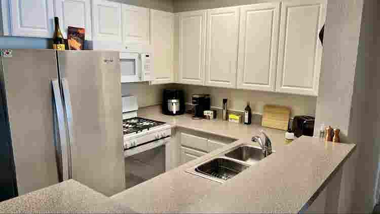 Private Room & Bathroom $