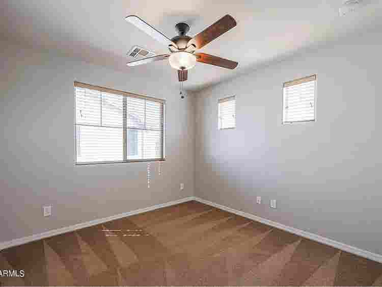 Female roommate needed!