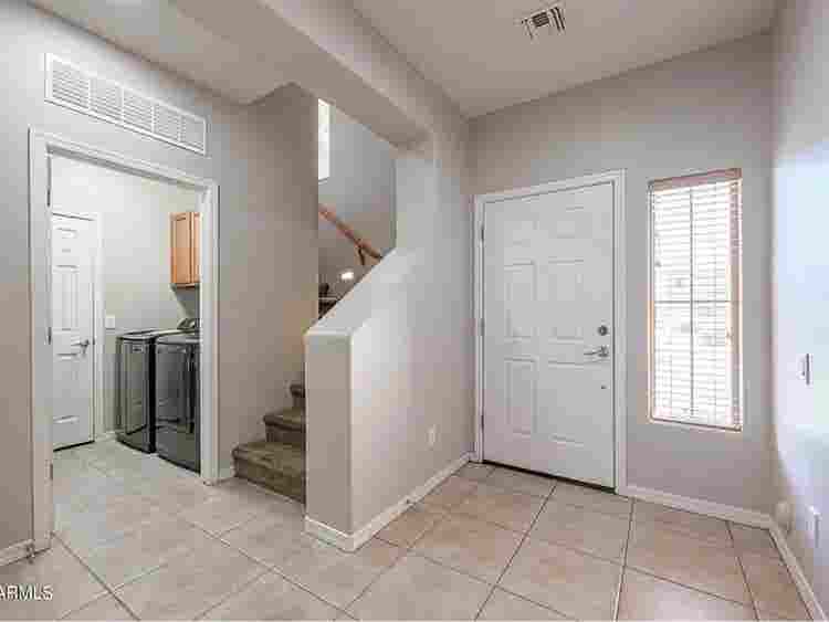 Female roommate needed!