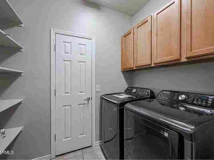 Female roommate needed!