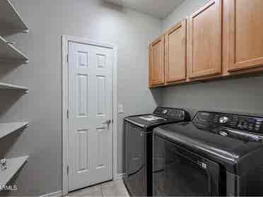 Female roommate needed!