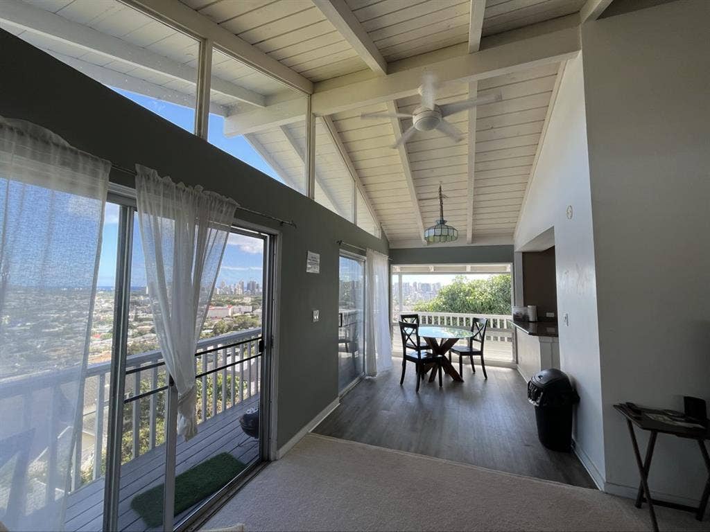 Private Entrance, Stunning Views