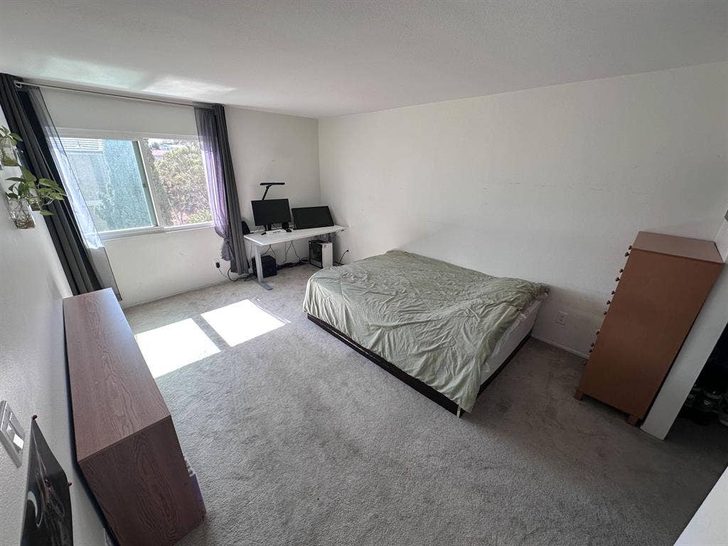 Big Room Available in La Mesa